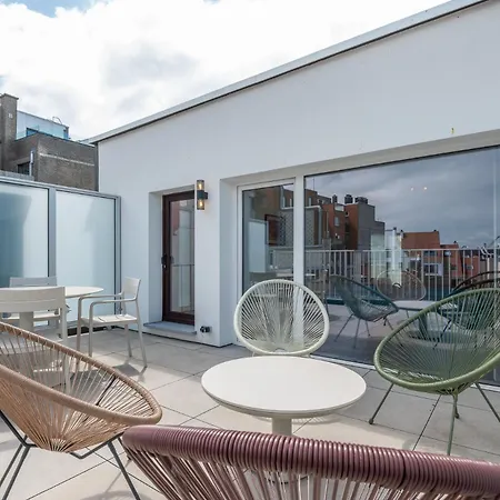 Seaside With Large Sunny Terrace * 오스텐드